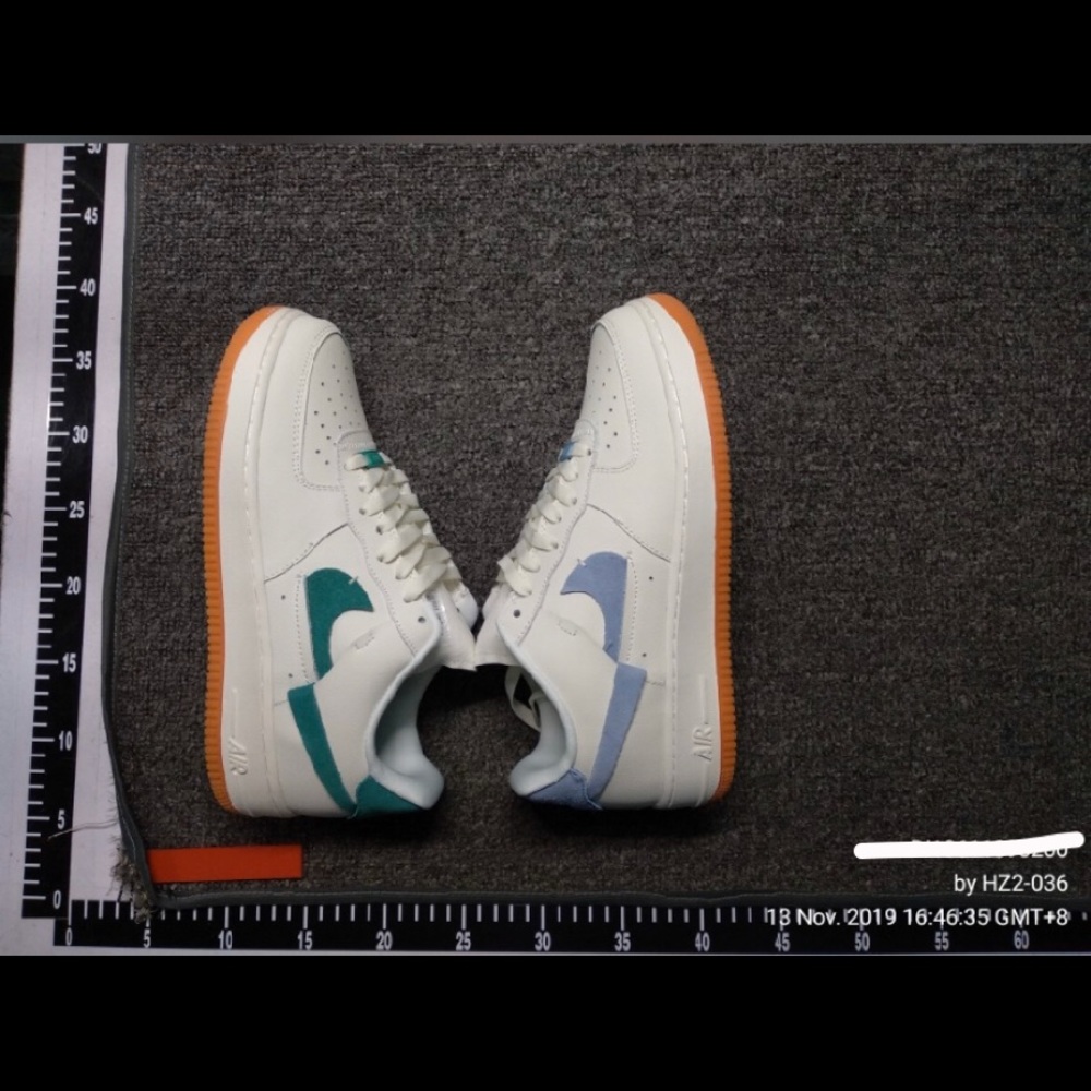 Nike Airforce 1 x Supreme Custom Sneakers